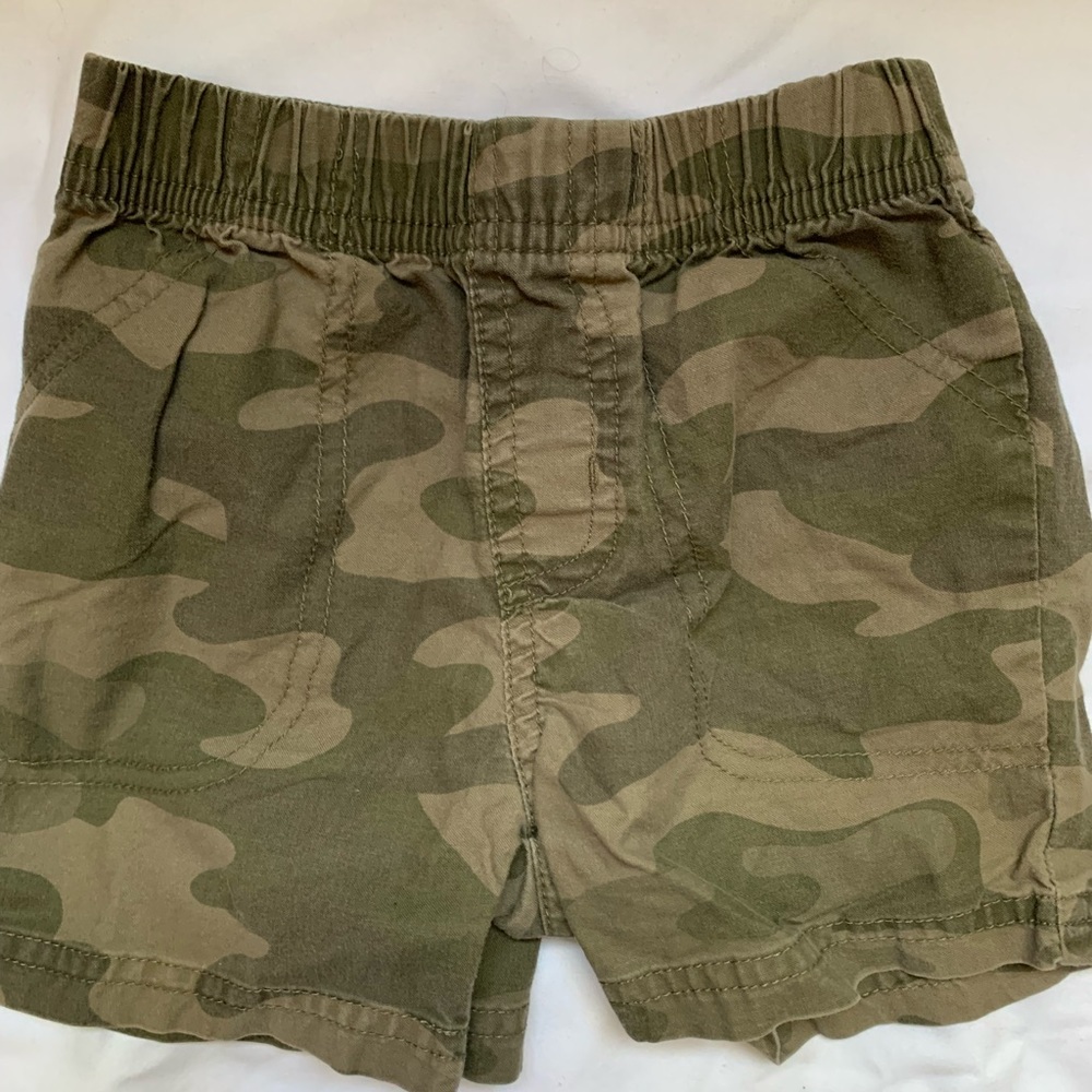 Two pairs of shorts, Carter’s, 18 m, camo, stripes - Picture 4 of 8